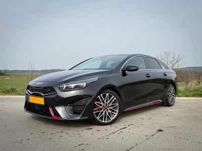 Kia ProCeed GT 1.6T-GDi 204 DCT (2023) - Photo 1