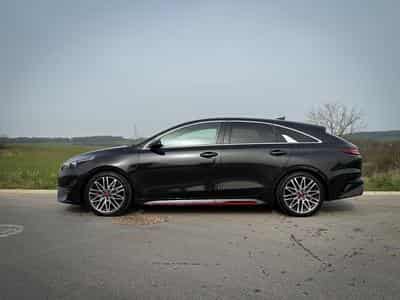 Kia ProCeed GT 1.6T-GDi 204 DCT (2023) - Photo 6