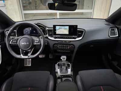 Kia ProCeed GT 1.6T-GDi 204 DCT (2023) - Photo 10