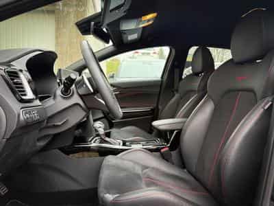 Kia ProCeed GT 1.6T-GDi 204 DCT (2023) - Photo 11