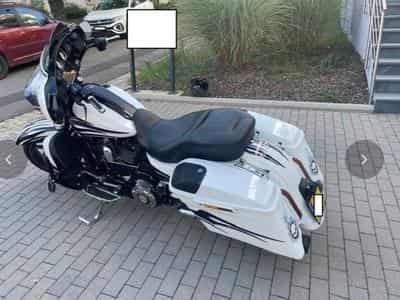Harley-Davidson CVO Street Glide (2016) - Photo 1