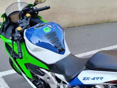 Kawasaki ZX4R 40th Anniversary (2024) - Photo 12