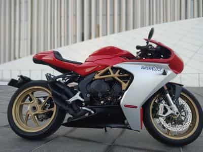 MV Agusta Superveloce (2020) - Foto 1