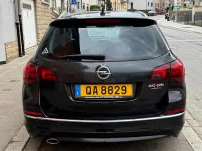 Opel Astra Opc-line (2014) - Photo 1