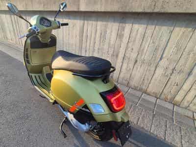 Vespa GTS Super Sport 125 (2024) - Foto 2