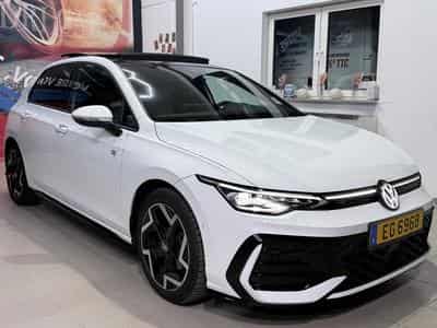 VW Golf R LINE 2L 150 PS (2025) - Photo 2