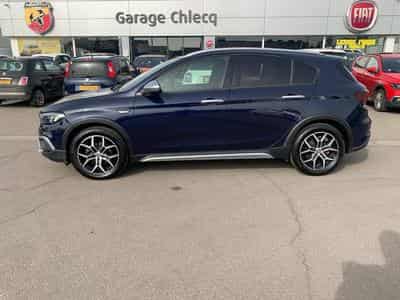 Fiat Tipo CROSS 1.6 MULTIJET 130 CV (2021) - Foto 1