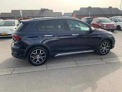 Fiat Tipo CROSS 1.6 MULTIJET 130 CV (2021) - Foto 3