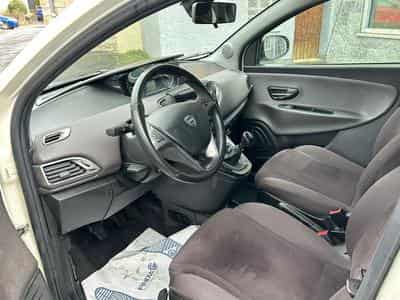 Lancia Ypsilon 1.3 JTD 95CV 5 PORTES 1 MAIN 74.000KM (2011) - Photo 10