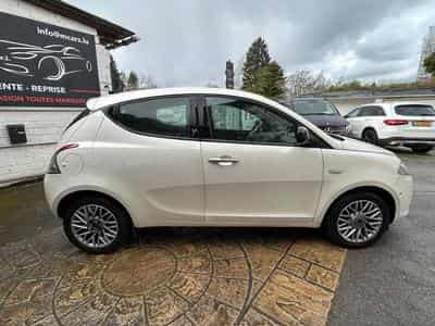 Lancia Ypsilon 1.3 JTD 95CV 5 PORTES 1 MAIN 74.000KM (2011) - Photo 8