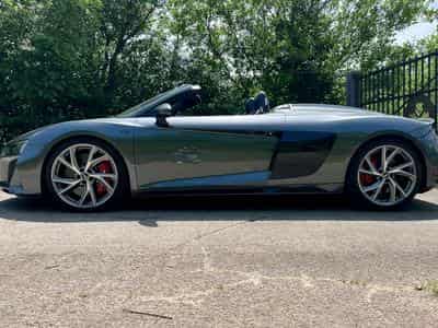 Audi R8 Spyder V10 Performance Quattro (2022) - Photo 11