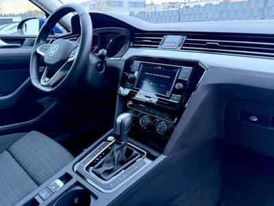 VW Passat Passat Variant 2.0 TDI R line /Led/Pano/App/ (2022) - Photo 12