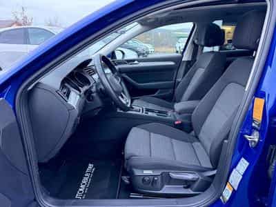 VW Passat Passat Variant 2.0 TDI R line /Led/Pano/App/ (2022) - Photo 9