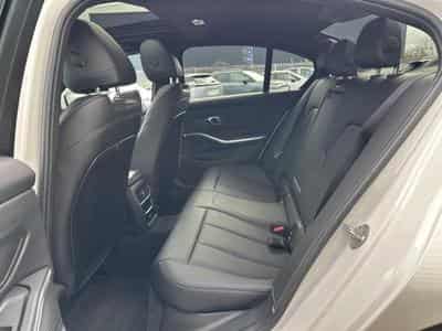 BMW 330 330eA 292ch M Sport (2024) - Photo 9