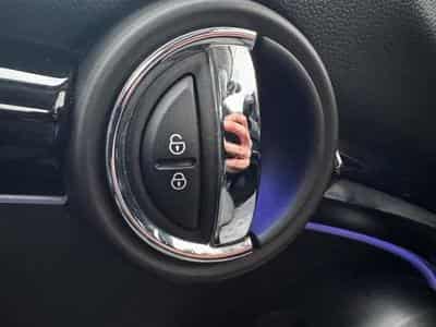 Mini Cooper Cooper SE 184ch Classic BVA 5CV (2022) - Photo 13