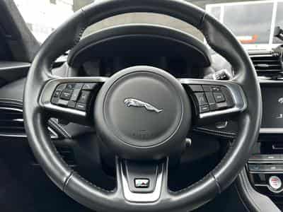 Jaguar F-Pace R Design (2019) - Foto 12