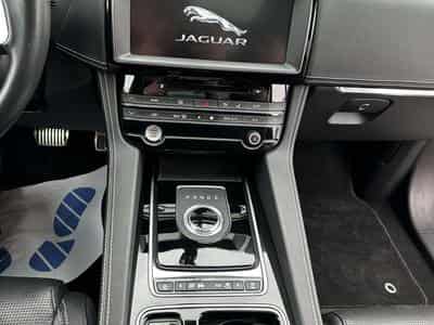 Jaguar F-Pace R Design (2019) - Foto 14