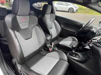 Ford Fiesta Fiesta ST 180 (2016) - Photo 11