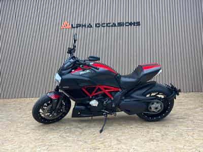 Ducati Diavel red carbon (2015) - Photo 1