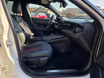 Alfa-Romeo Junior SPECIALE 1.2 HYBRID 145 DCT6 (2025) - Photo 15