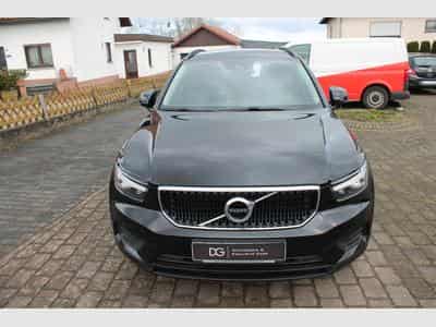 Volvo XC40 T2 Momentum Core (2022) - Photo 2