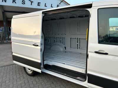 VW Crafter 35 2.0 TDI (2026) - Foto 15