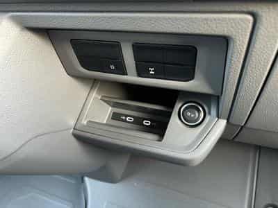 VW Crafter 35 2.0 TDI (2026) - Foto 9