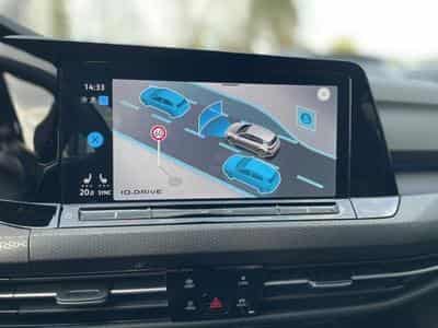 VW Golf 8 GTI 2.0 TSI DSG7 (2024) - Photo 12