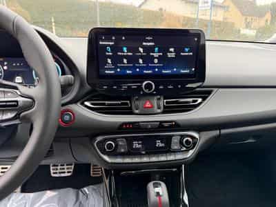 Hyundai i30 N-Line 1.5 T-GDI mHEV DCT (2025) - Photo 13