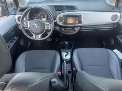 Toyota Yaris 1.5 Hybrid Automatique 1-prop (2012) - Photo 6