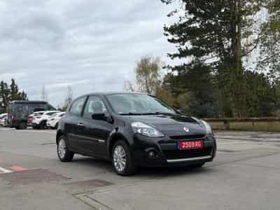 Renault Clio 1.5 (2011) - Photo 2