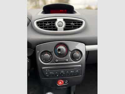 Renault Clio 1.5 (2011) - Photo 10