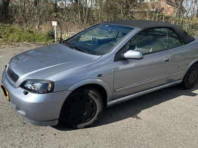 Opel Astra (2004) - Photo 1