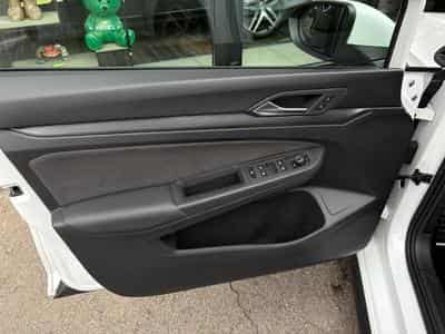 VW Golf VIII GTD 2.0L TDI SCR 200CV (2027) - Photo 10