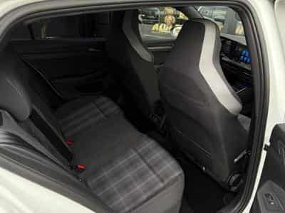 VW Golf VIII GTD 2.0L TDI SCR 200CV (2027) - Photo 8