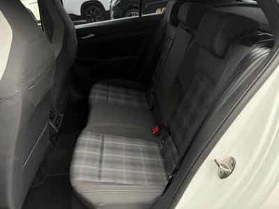 VW Golf VIII GTD 2.0L TDI SCR 200CV (2027) - Photo 9