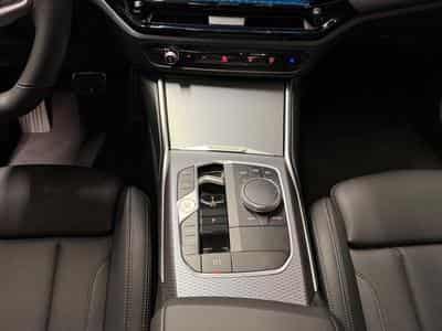 BMW 330 xDrive Touring M-SPORT PRO (2025) - Foto 12