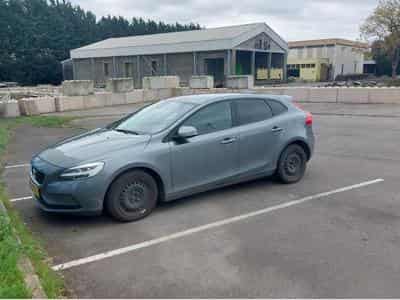 Volvo V40 T3 (2019) - Photo 1