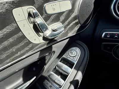 Mercedes 220 Avantgarde (2021) - Photo 2