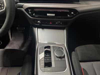 BMW 330 xDrive Touring (2025) - Foto 11