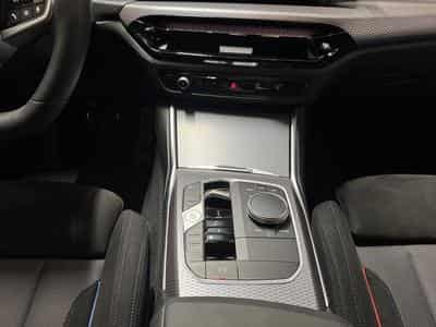 BMW 330 xDrive Touring (2025) - Foto 11