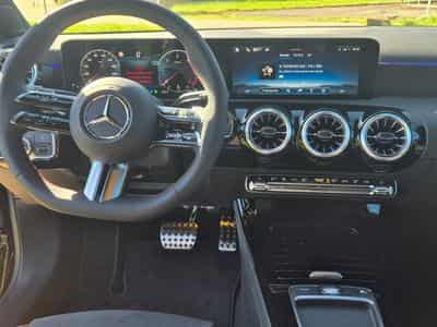 Mercedes A 180 A 180 D 116cv AMG LINE Auto 8G-DCT (2026) - Photo 3