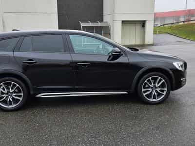 Volvo V60 Cross Country (2017) - Photo 1