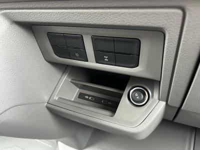 VW Crafter 35 2.0 TDI (2026) - Foto 9