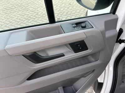 VW Crafter 30 2.0 TDI (2026) - Foto 3