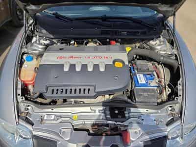 Alfa-Romeo GT 1.9 JTD 150 (2010) - Photo 10