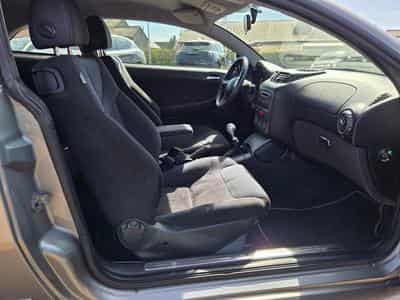 Alfa-Romeo GT 1.9 JTD 150 (2010) - Photo 8