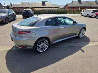 Alfa-Romeo GT 1.9 JTD 150 (2010) - Photo 2