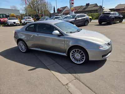 Alfa-Romeo GT 1.9 JTD 150 (2010) - Photo 4