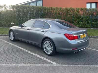 BMW 730 (2010) - Photo 1